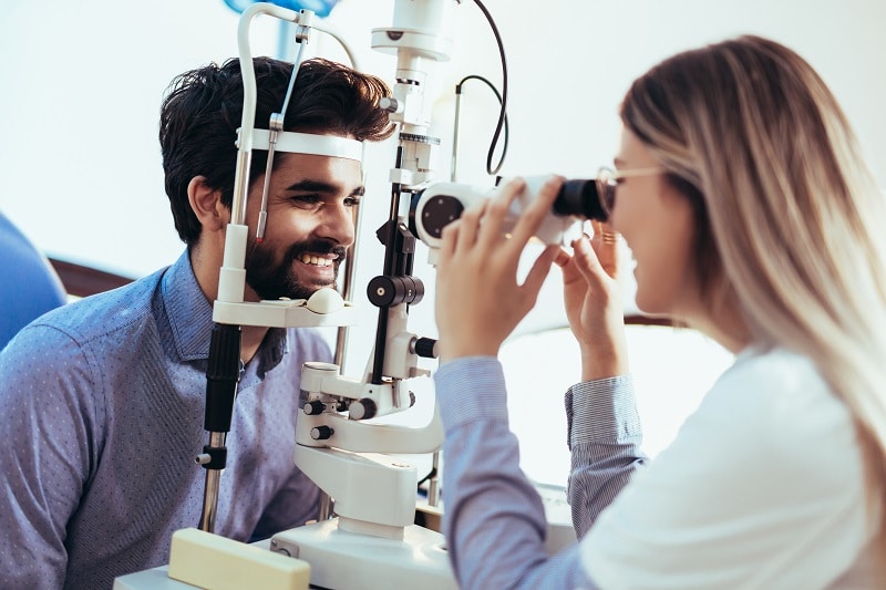 Optometrist Specialist
