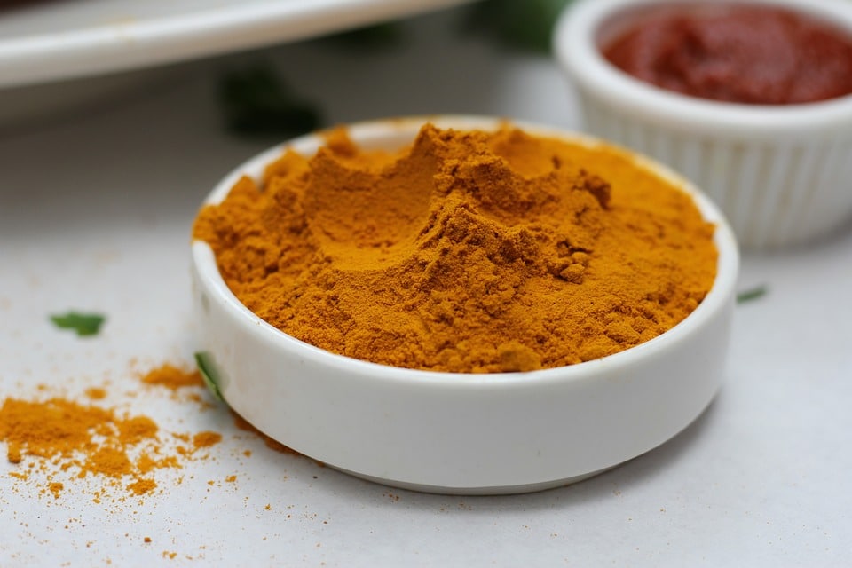 Turmeric paste- Best Stye Remedies