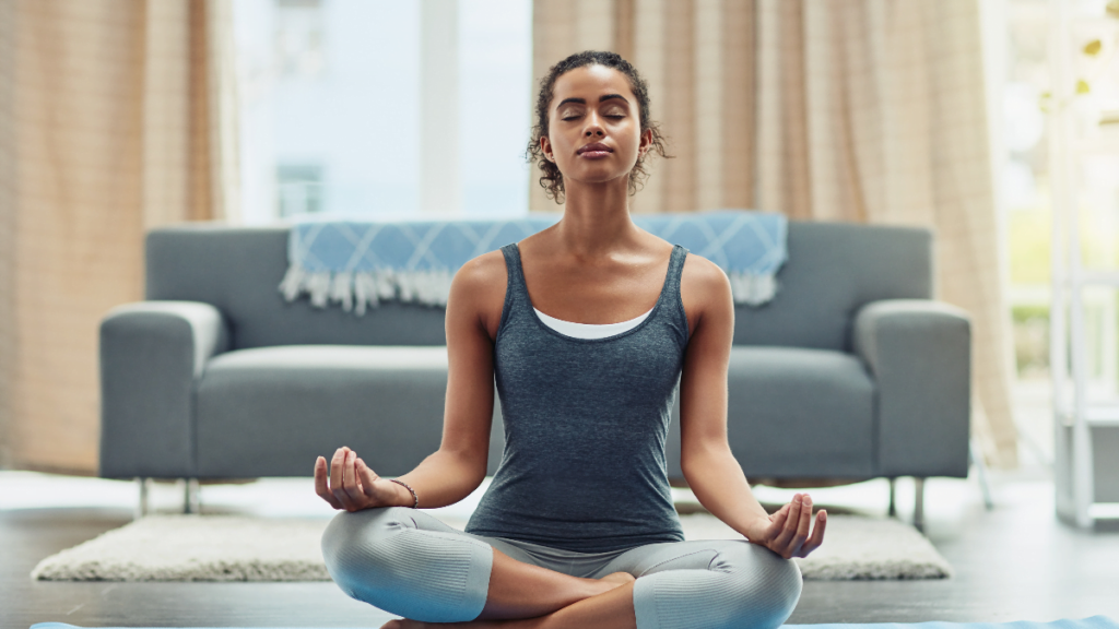 Nasıl Meditasyon Yapılır ─ Zihninizi Sakinleştirmek için 10 İpucu